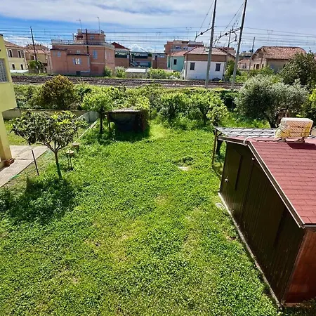 Comodo Trilocale A 30 Mt Dal Mare, - Se073 *