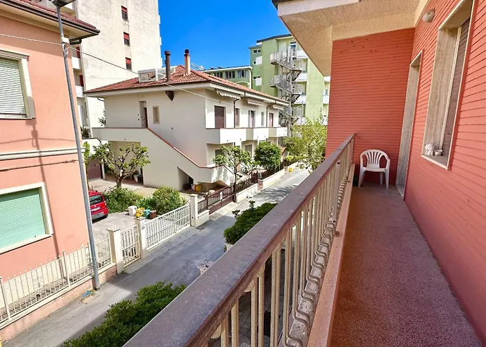 Comodo Trilocale A 30 Mt Dal Mare, - Se073 アパート