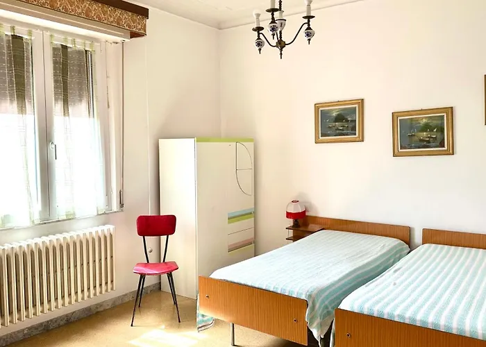 Comodo Trilocale A 30 Mt Dal Mare, - Se073 * セニガッリア