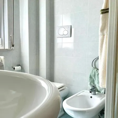 Comodo Trilocale A 30 Mt Dal Mare, - Se073 Daire