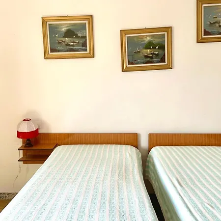 Appartement Comodo Trilocale A 30 Mt Dal Mare, - Se073