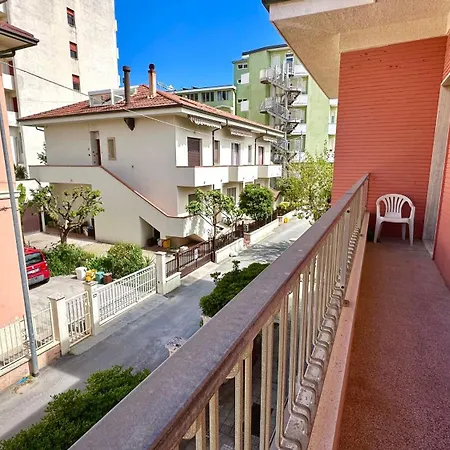 Comodo Trilocale A 30 Mt Dal Mare, - Se073 Appartement